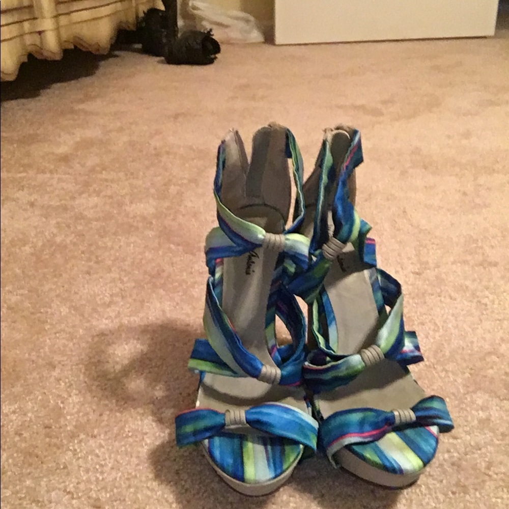 Wedge heels